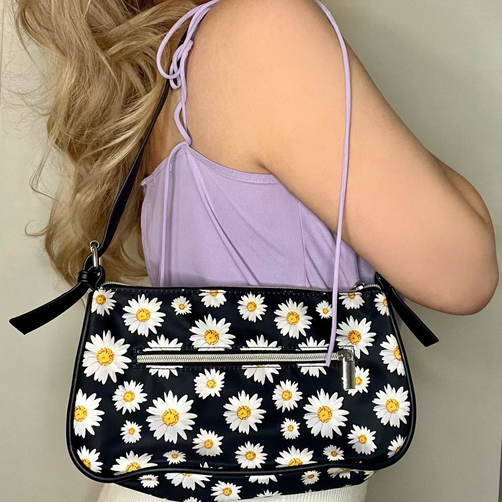 Y2K Daisy Shoulder Bag 🌼